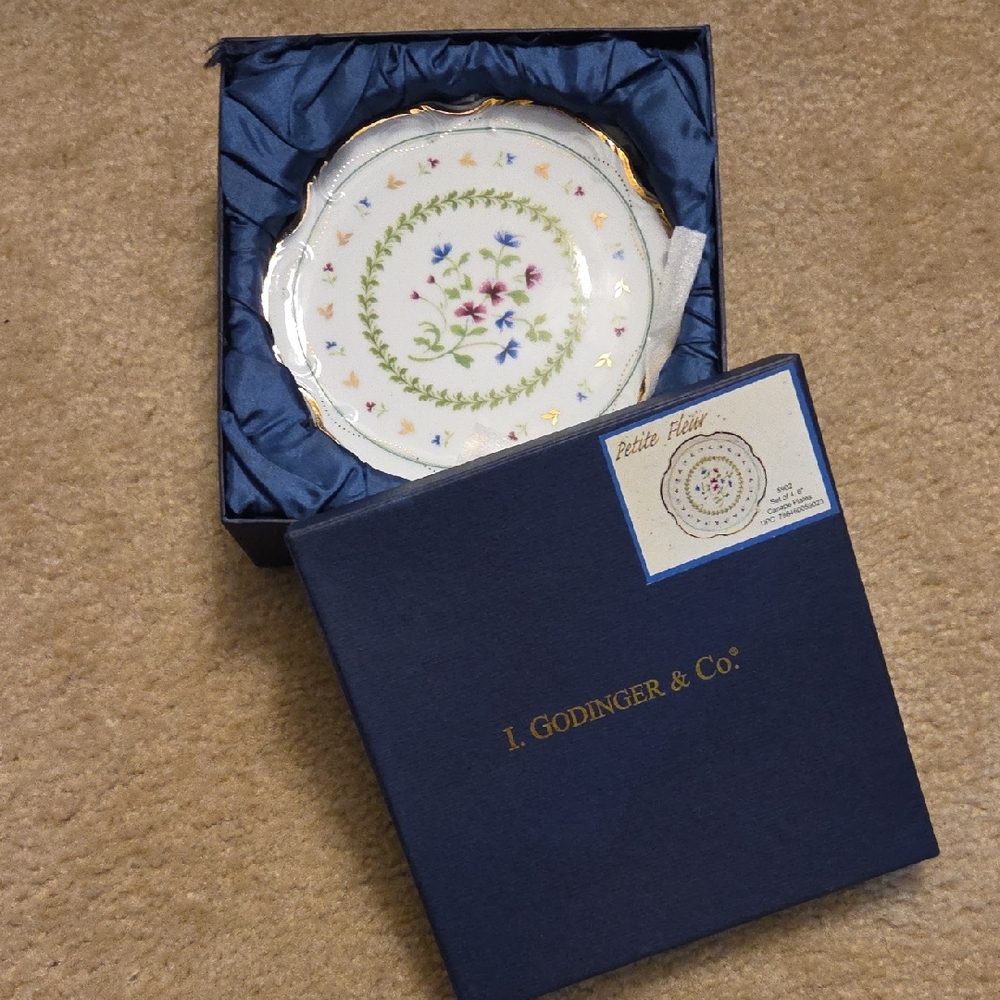 Set Of 4 Godinger Petite Fleur Plates